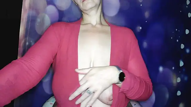 Carlysmiles online show from October 2025 10:01:01 AM