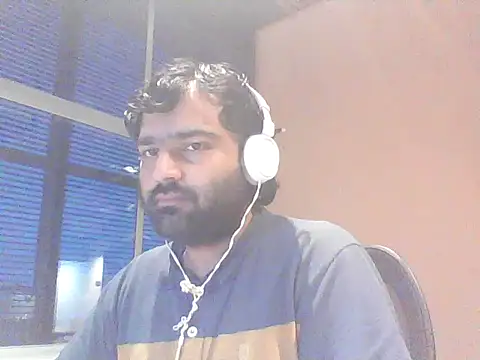 Snapshot of JohnBond009 chatting on September 2025 06:40:01 PM JohnBond009 online show from September 2025 06:40:01 PM