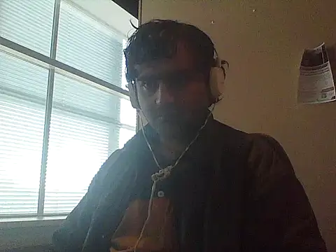 Snapshot of JohnBond009 chatting on October 2025 10:32:02 AM JohnBond009 online show from October 2025 10:32:02 AM