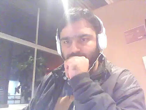 Snapshot of JohnBond009 chatting on April 2026 07:58:02 PM JohnBond009 online show from April 2026 07:58:02 PM