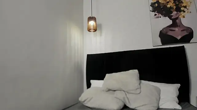 dolly zoe online show from March 2026 05:02:01 AM