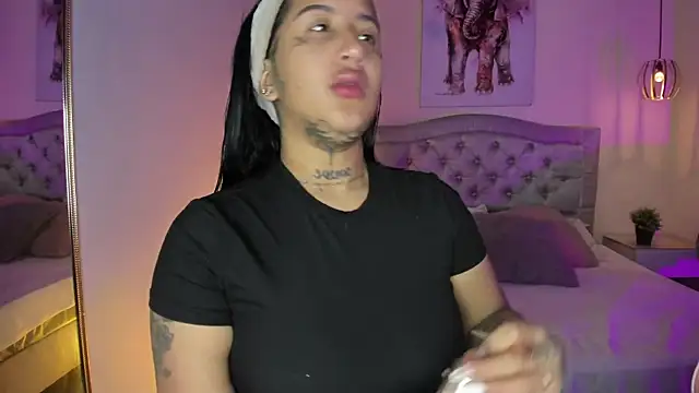 ayshel   online show from November 2025 05:12:03 AM