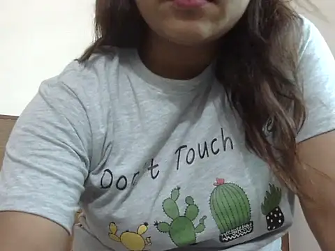 Snapshot of shekira99 chatting on October 2025 01:03:01 AM shekira99 online show from October 2025 01:03:01 AM