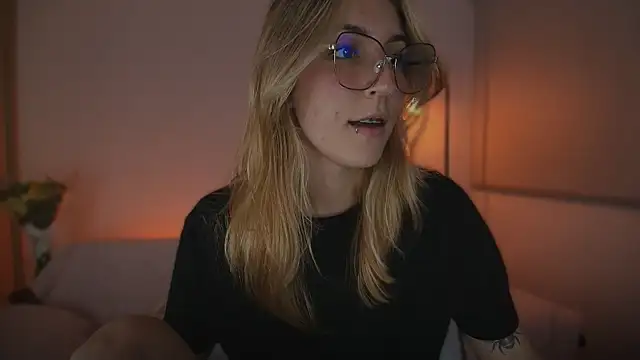 Snapshot of Dakotaa_ chatting on September 2025 04:14:02 AM Dakotaa  online show from September 2025 04:14:02 AM