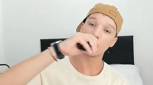 angelcortes online show from December 2024 10:58:01 AM