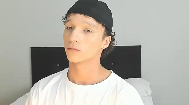 angelcortes online show from February 2025 05:18:02 PM