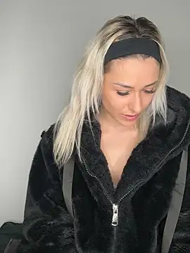 petrouchkaaa  online show from January 2025 09:08:02 PM