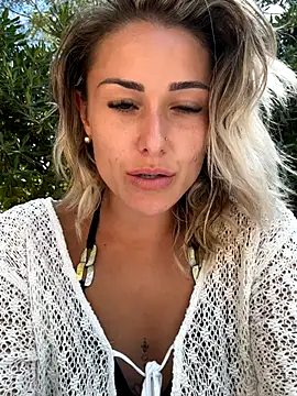 petrouchkaaa  online show from September 2025 12:29:02 PM