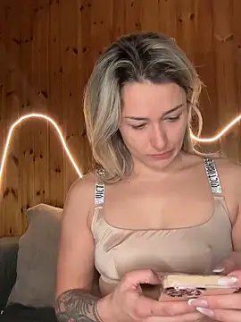 petrouchkaaa  online show from February 2026 09:30:02 AM