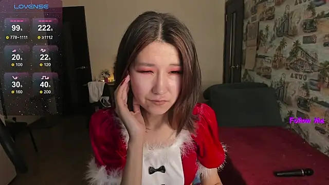 Snapshot of LeyylaStoone chatting on December 2025 10:40:01 PM LeyylaStoone online show from December 2025 10:40:01 PM