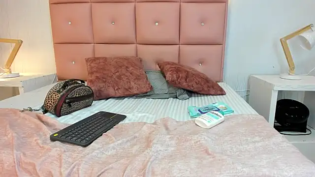 lhiamfit online show from November 2025 02:50:01 PM