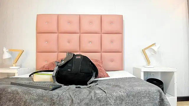 lhiamfit online show from November 2025 12:38:02 AM