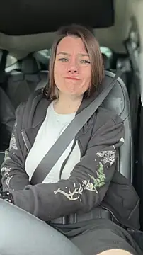 LadyLena1 online show from April 2026 06:32:02 PM