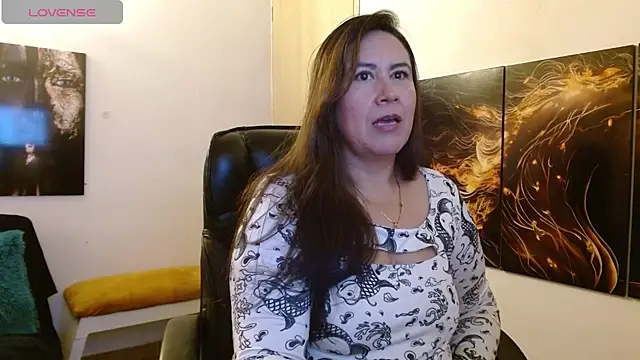 amalia brunette online show from December 2025 10:39:02 PM