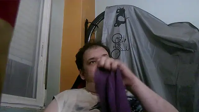 Snapshot of porkorossy chatting on May 2026 09:22:02 PM porkorossy online show from May 2026 09:22:02 PM