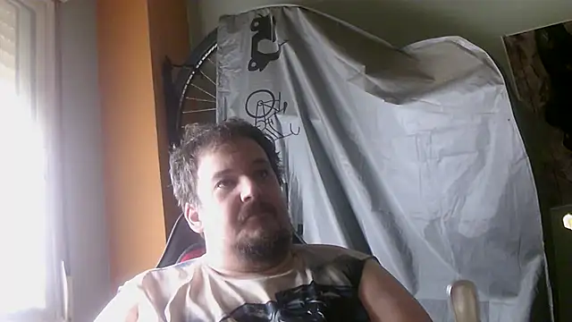 Snapshot of porkorossy chatting on May 2026 07:04:02 AM porkorossy online show from May 2026 07:04:02 AM