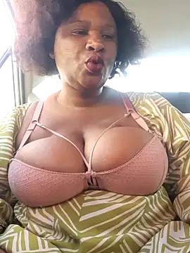 Snapshot of Bootyliciousbbw12 chatting on October 2025 06:10:02 AM Bootyliciousbbw12 online show from October 2025 06:10:02 AM
