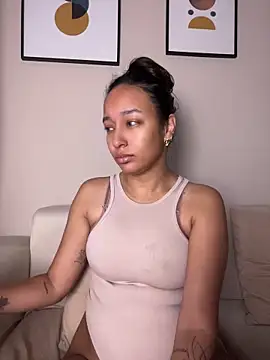 Snapshot of DianaHopson chatting on July 2026 10:51:01 AM DianaHopson online show from July 2026 10:51:01 AM
