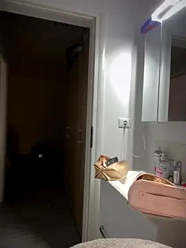 Ella Charm online show from November 2025 04:42:01 PM