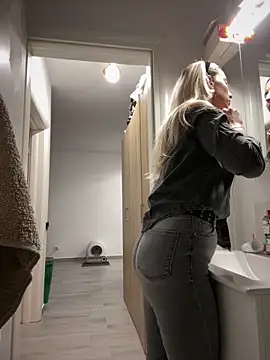 Ella Charm online show from February 2026 04:23:01 PM