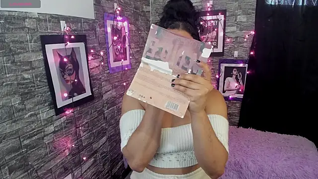 Andrys  online show from November 2025 08:32:01 PM