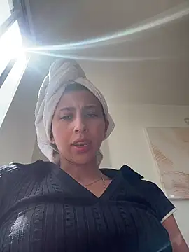 Ameellie online show from November 2025 03:12:02 PM