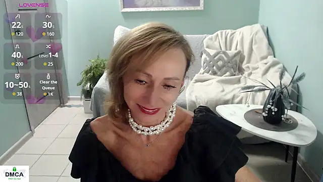 Snapshot of HornyMilf_777 chatting on June 2026 06:36:02 AM HornyMilf 777 online show from June 2026 06:36:02 AM