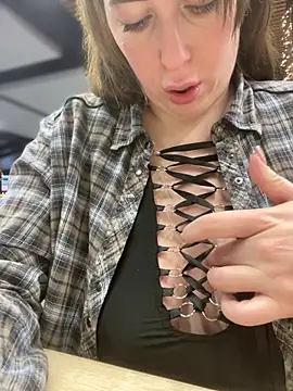 MommmyYummy online show from October 2025 11:14:02 AM