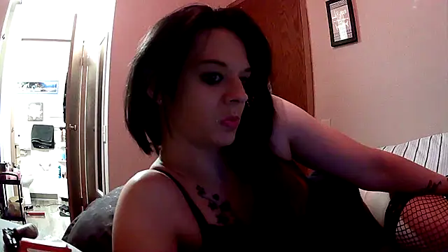 Snapshot of dangereyez0010 chatting on February 2025 12:17:01 AM dangereyez0010 online show from February 2025 12:17:01 AM