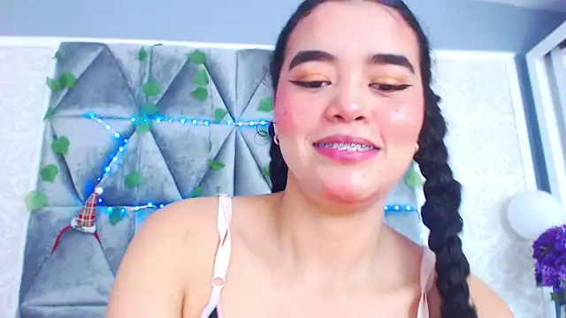 Snapshot of Angela_lovee chatting on January 2025 01:00:01 PM Angela lovee online show from January 2025 01:00:01 PM