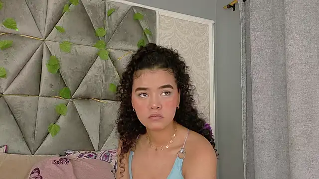 Snapshot of Angela_lovee chatting on February 2025 11:54:01 AM Angela lovee online show from February 2025 11:54:01 AM