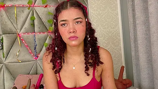 Snapshot of Angela_lovee chatting on October 2025 01:22:01 PM Angela lovee online show from October 2025 01:22:01 PM