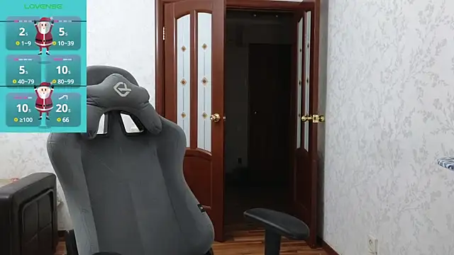 Snapshot of Nelly_Fischer chatting on December 2024 08:21:02 PM Nelly Fischer online show from December 2024 08:21:02 PM