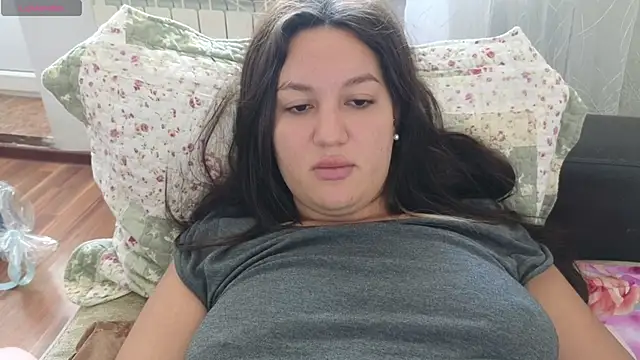 Snapshot of Nelly_Fischer chatting on February 2025 08:33:02 AM Nelly Fischer online show from February 2025 08:33:02 AM