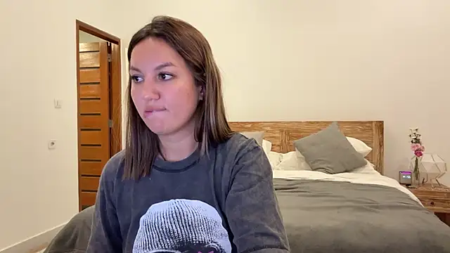 Snapshot of Nelly_Fischer chatting on September 2025 02:11:02 PM Nelly Fischer online show from September 2025 02:11:02 PM