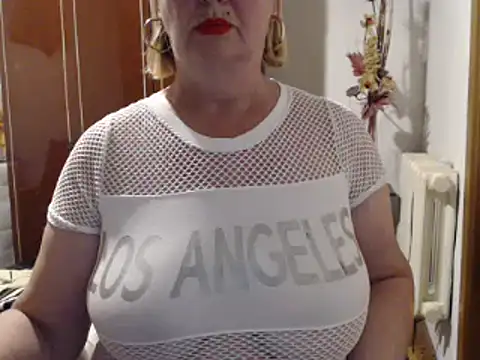 Snapshot of Secretfox chatting on September 2025 03:43:01 AM Secretfox online show from September 2025 03:43:01 AM