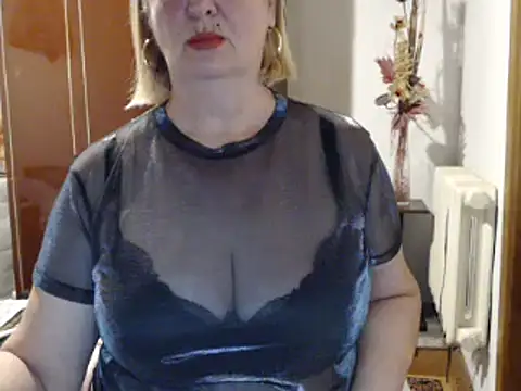 Snapshot of Secretfox chatting on October 2025 03:20:02 PM Secretfox online show from October 2025 03:20:02 PM