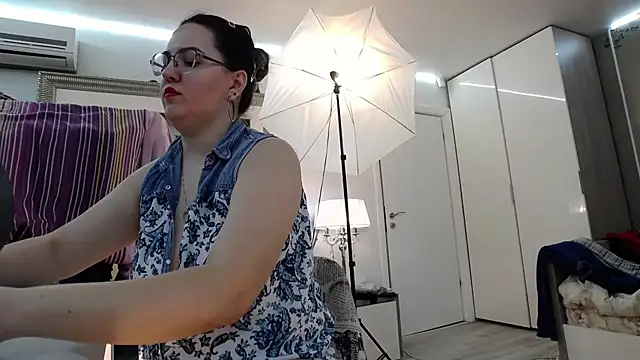 ILoveToFeelU online show from February 2025 10:11:02 PM