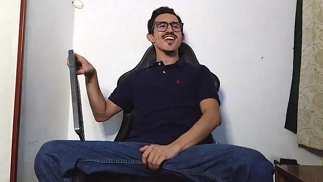 Snapshot of HomeAloneK chatting on February 2026 10:26:01 PM HomeAloneK online show from February 2026 10:26:01 PM