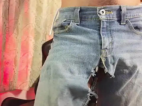 Snapshot of HomeAloneK chatting on April 2026 07:58:02 PM HomeAloneK online show from April 2026 07:58:02 PM