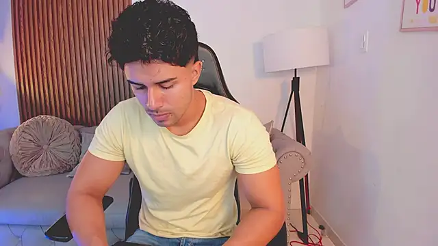 liam collins21 online show from October 2025 11:49:02 AM