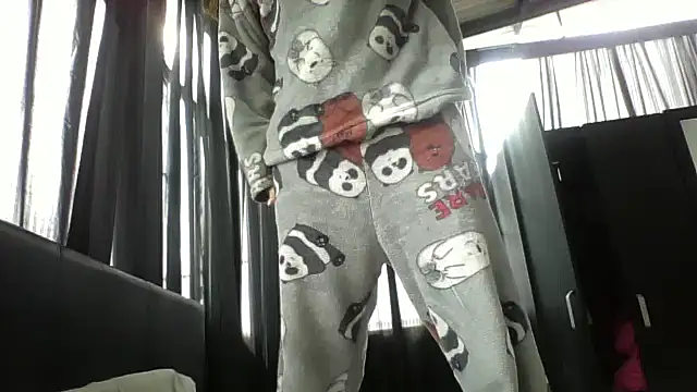 Snapshot of Paulita_x3 chatting on February 2025 02:22:02 PM Paulita x3 online show from February 2025 02:22:02 PM