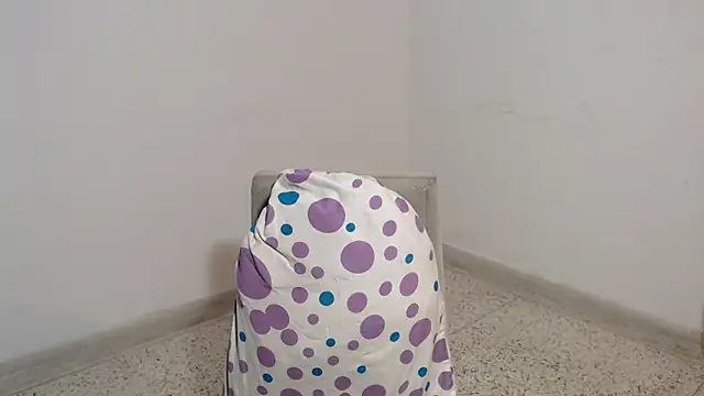 HugeDanex online show from November 2025 06:05:02 AM