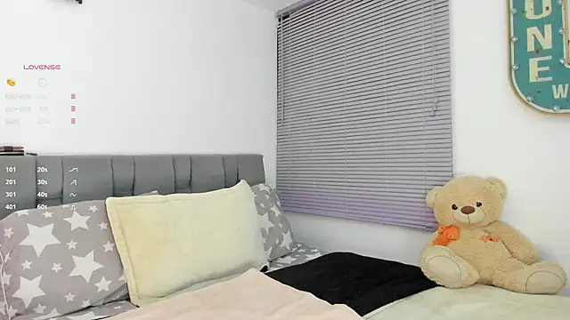 Gigi-bom online show from September 2025 12:33:01 AM