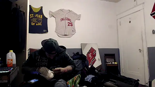 Snapshot of sledge901 chatting on February 2025 12:51:01 AM sledge901 online show from February 2025 12:51:01 AM