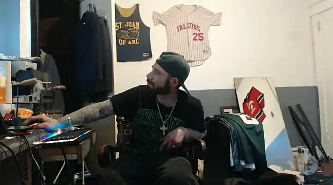 Snapshot of sledge901 chatting on February 2025 01:29:01 PM sledge901 online show from February 2025 01:29:01 PM