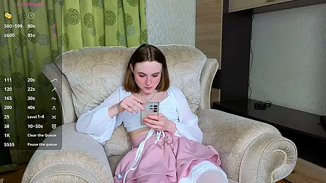 Snapshot of Cowell_Adelina chatting on June 2026 01:58:02 PM Cowell Adelina online show from June 2026 01:58:02 PM