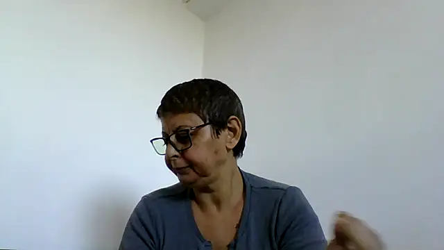 roseblak42 online show from October 2025 09:32:01 AM