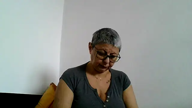 roseblak42 online show from December 2025 09:15:01 AM