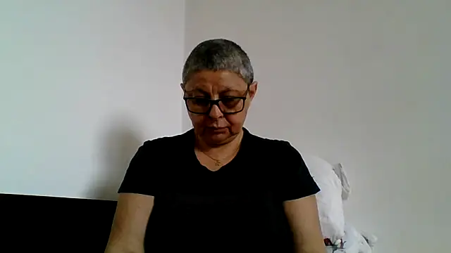 roseblak42 online show from April 2026 10:41:02 AM